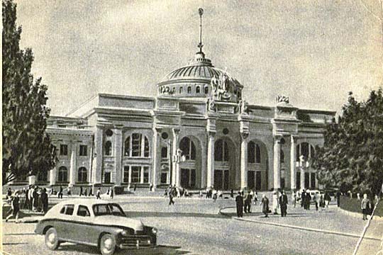 Курьезы: одесский железнодорожный вокзал построили бандиты