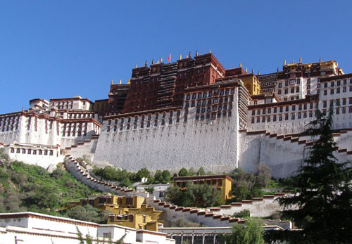 Дворец Потала в Лхасе, Тибет.