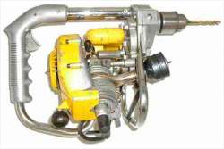 Курьезы: дрель, работающая на бензине. Видео