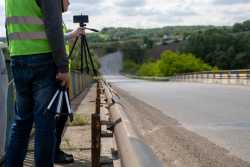 У двох областях дослiдять вплив великовагового автотранспорту на вантажнiсть мостiв