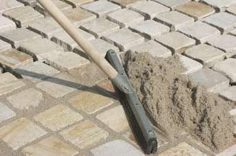 Как правильно заполнить швы после укладки тротуарной плитки. Фото и видео
