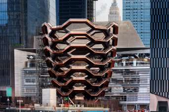 Скандальную смотровую площадку закрыли после третьего самоубийства