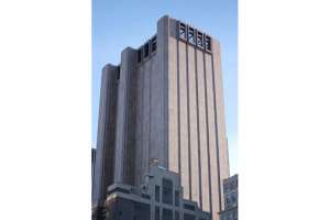 Тайна небоскреба посреди оживленного мегаполиса