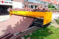 Как в Голландии печатают дороги из брусчатки. Видео