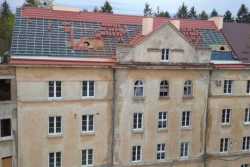 Львiв завершує вiдновлювати будинки, якi постраждали вiд росiйських ракет