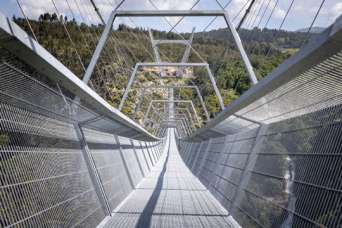 Подвесные пешеходные мосты обновили рекорд длины