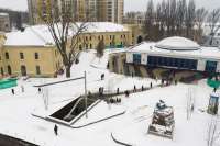 Перед станцией метро "Арсенальная" отреставрировали площадь