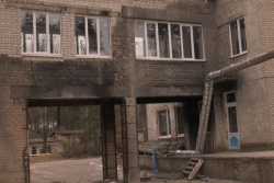 В Балаклее восстанавливают разрушенную военными РФ больницу