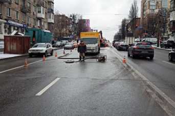 Каналiзацiйний колектор на вулицi Вадима Гетьмана буде з сучасних матерiалiв