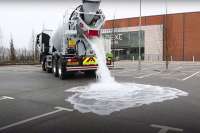 Изобретен асфальтобетон, уничтожающий лужи на дорогах