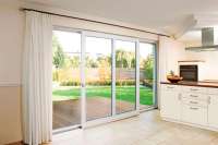 В Украине представлены стеклянные наклонно-раздвижные системы