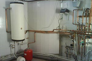 В столице продолжают отключать горячую воду