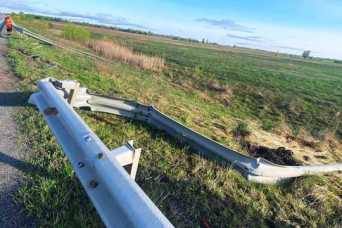 На житомирських дорогах ремонтують бар&#039;єрне огородження