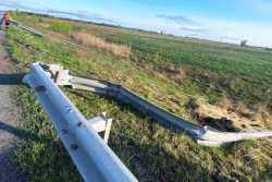 На житомирських дорогах ремонтують бар'єрне огородження