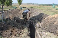 На строительстве обороны не хватает техники и рабочих рук