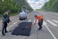 На Хмельницьких дорогах лiквiдували вже 8 тис. кв. м аварiйної ямковостi