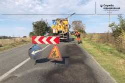 На дорогах Тернопiльської областi проводять роботи з експлуатацiйного утримання