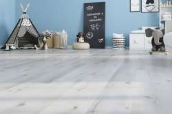 Появилось напольное покрытие нового поколения – кварцевый ламинат