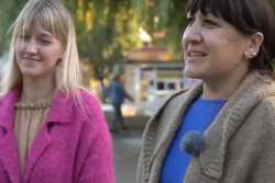 Мать и невеста украинского военного с "Азовстали" ждут его возвращения из российского плена