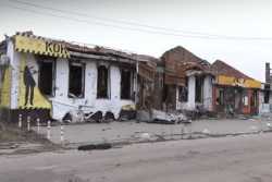 Орехов бомбят почти ежедневно