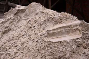 Мукачевские коммунальщики заказали песок на 230 тыс. грн.