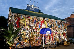 В Риме построили отель из мусора, собранного на пляже