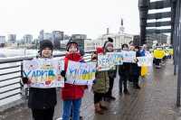 Украинские дети в центре Вильнюса передали послание миру