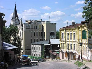 Застройка Андреевского угрожает и старым домам, и новым