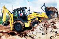 New Holland представил старшую модель экскаватора-погрузчика