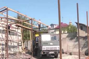 Дорожники Львова начали работать по японской философии