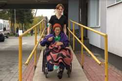 Раненая в Бахмуте женщина восстанавливается во Львове