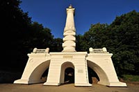 «Киевгорстрою» не надоело работать на колонне Магдебургского права