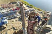 На одному з найбiльших чернiгiвських мостiв завершують ремонт правого проїзду