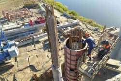 На одному з найбiльших чернiгiвських мостiв завершують ремонт правого проїзду