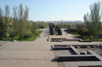 В Мариуполе всем миром реконструируют парк