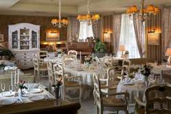 Рестораны оживут не раньше следующего года