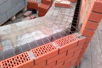 Минимально необходимая толщина стены дома, в зависимости от материала