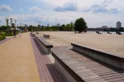 На Оболонському островi пiшохiднi дорiжки захистять вiд пiску