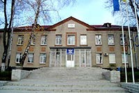 Физкультурникам испортили стадион и требовали за это деньги