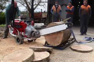 Изобретена самая большая бензопила в мире