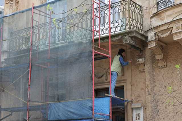 У Львовi ремонтують 15 балконiв