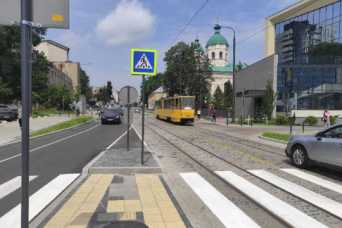 На однiй з вулиць Львову повнiстю нанесли дорожню розмiтку