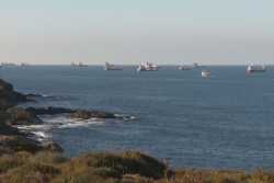 Зачем Россия создает пробки на выходе из Черного моря