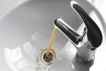 Менее половины воды в Киеве обеззараживается современным способом