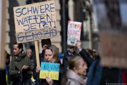 Большинство жителей ЕС - за поставки вооружений Киеву