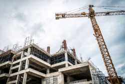 Реформа рынка недвижимости приведет к уходу мелких застройщиков