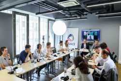 Агентство вiдновлення вiд корупцiї захищають п&#039;ять ступенiв