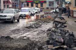 Компанiя за день отримала п'ять пiдрядiв на ремонт дорiг у двох областях