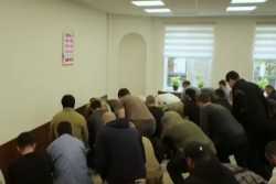 Создать картинку массовой поддержки крымскими татарами так называемой спецоперации не удается