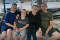 Семья военных воссоединилась после разлуки в Мариуполе